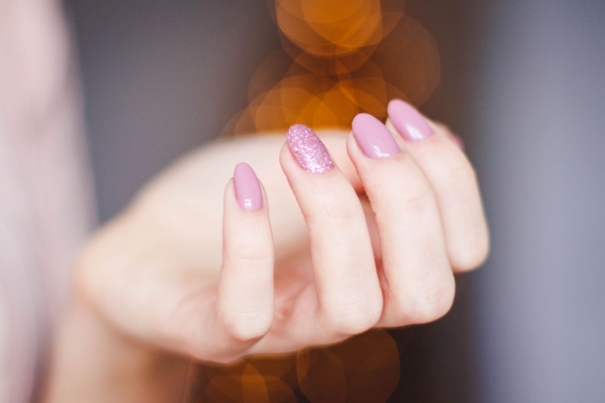 Finished manicure by Elise Nails